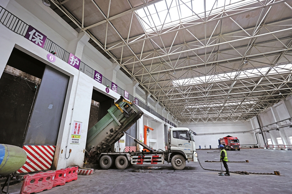 长清马山垃圾点火发电项目日点火约1500吨，年发电2亿度，可满足近6万户家庭一年的用电 垃圾点火 发电生金