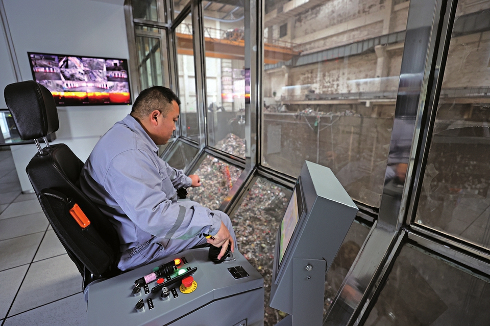 长清马山垃圾点火发电项目日点火约1500吨，年发电2亿度，可满足近6万户家庭一年的用电 垃圾点火 发电生金